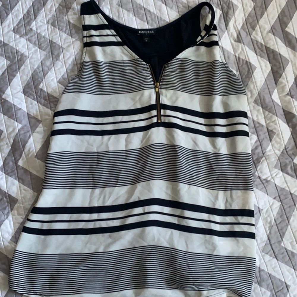 Express sleeveless top M